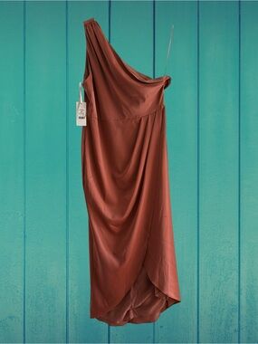 Showpo One-Shoulder Draped Midi Dress in Rust sz. 10
